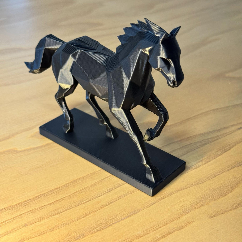 Black Low Poly Horse Statue – Modern 3D Printed Figurine – Minimalist Home Décor
