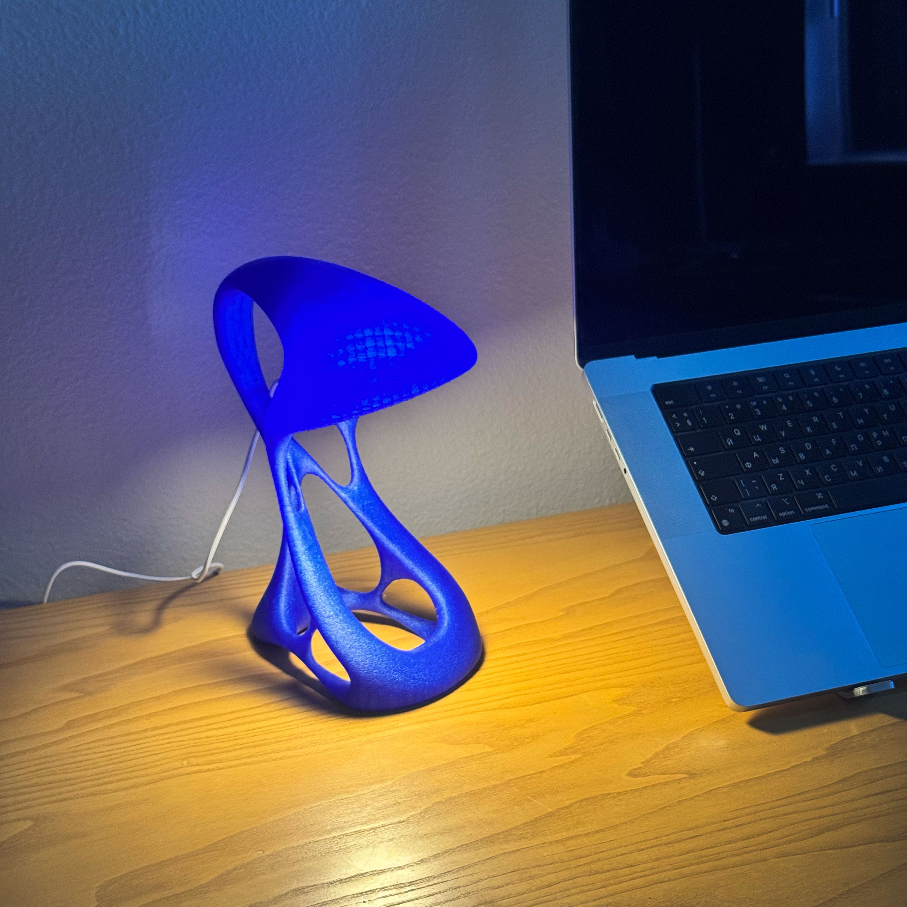 ALIEN Desk Lamp – The Not Empty Box