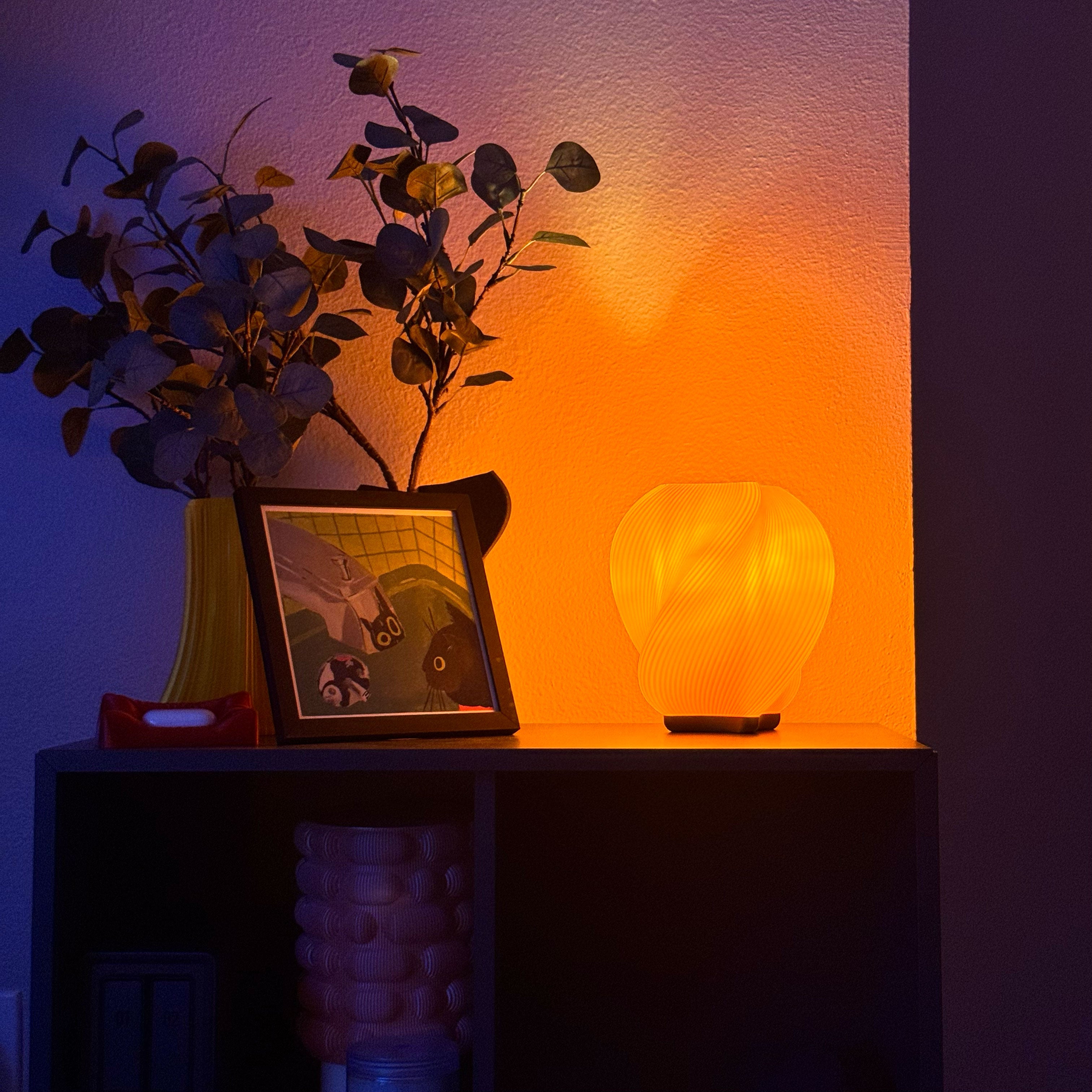 Ivax Spiral Table Lamp