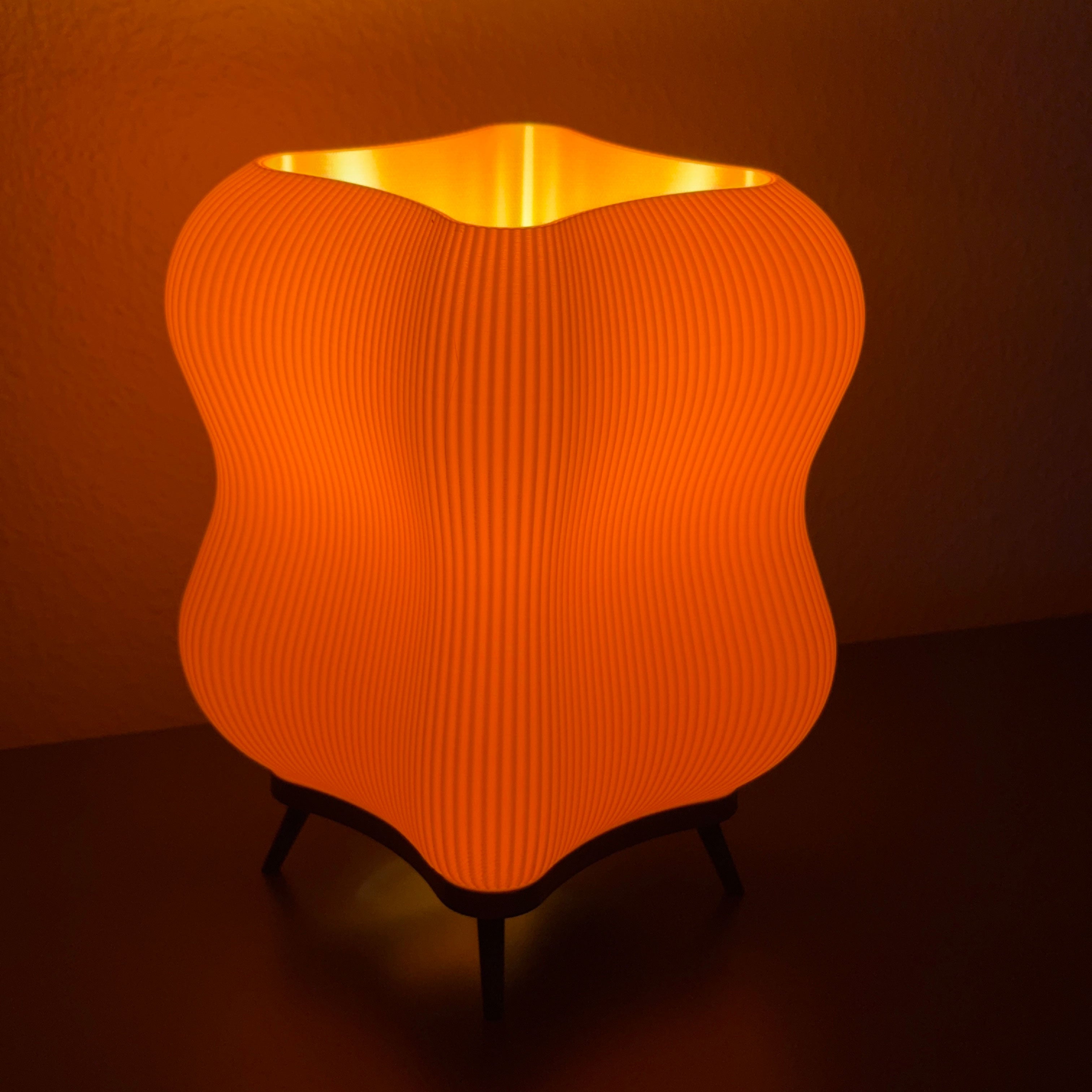 Peanut Table Lamp