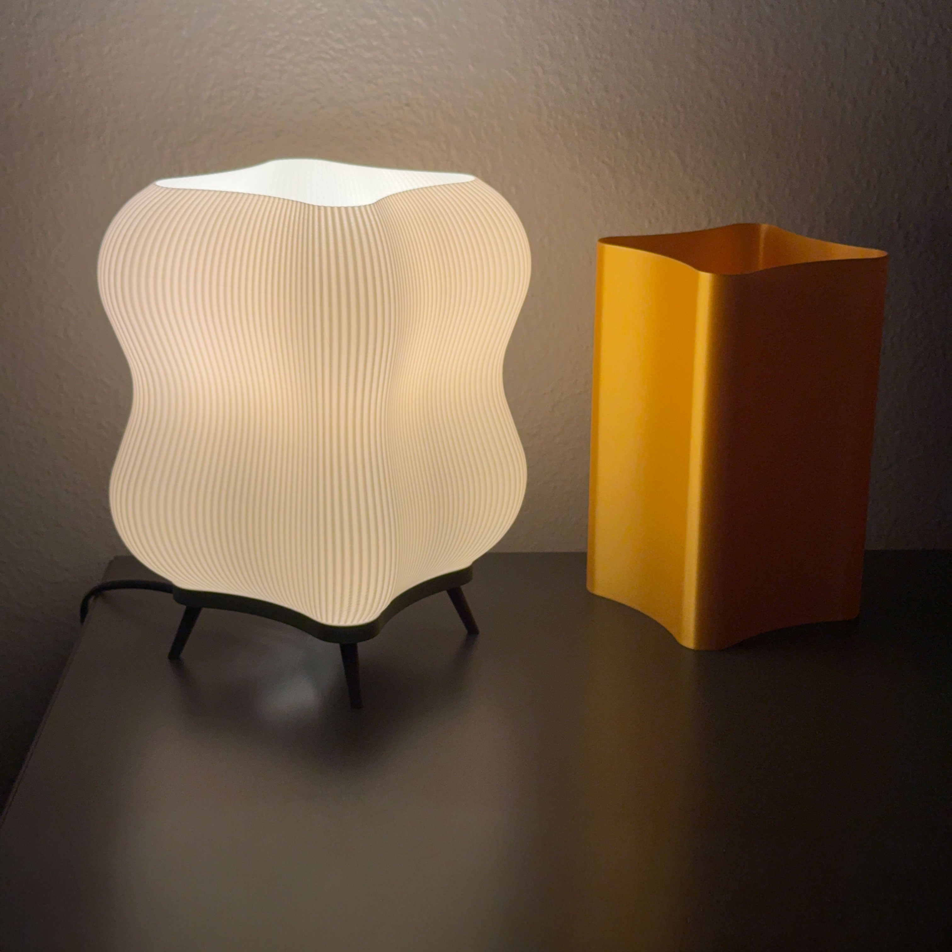 Peanut Table Lamp