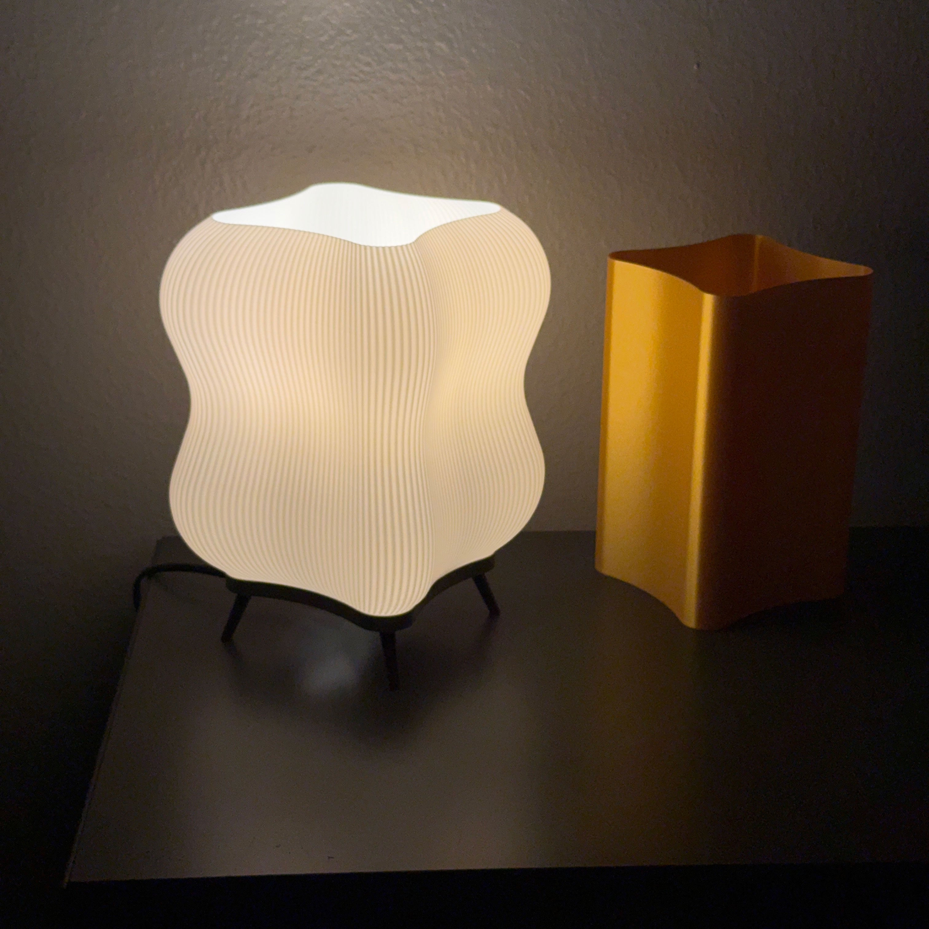 Peanut Table Lamp