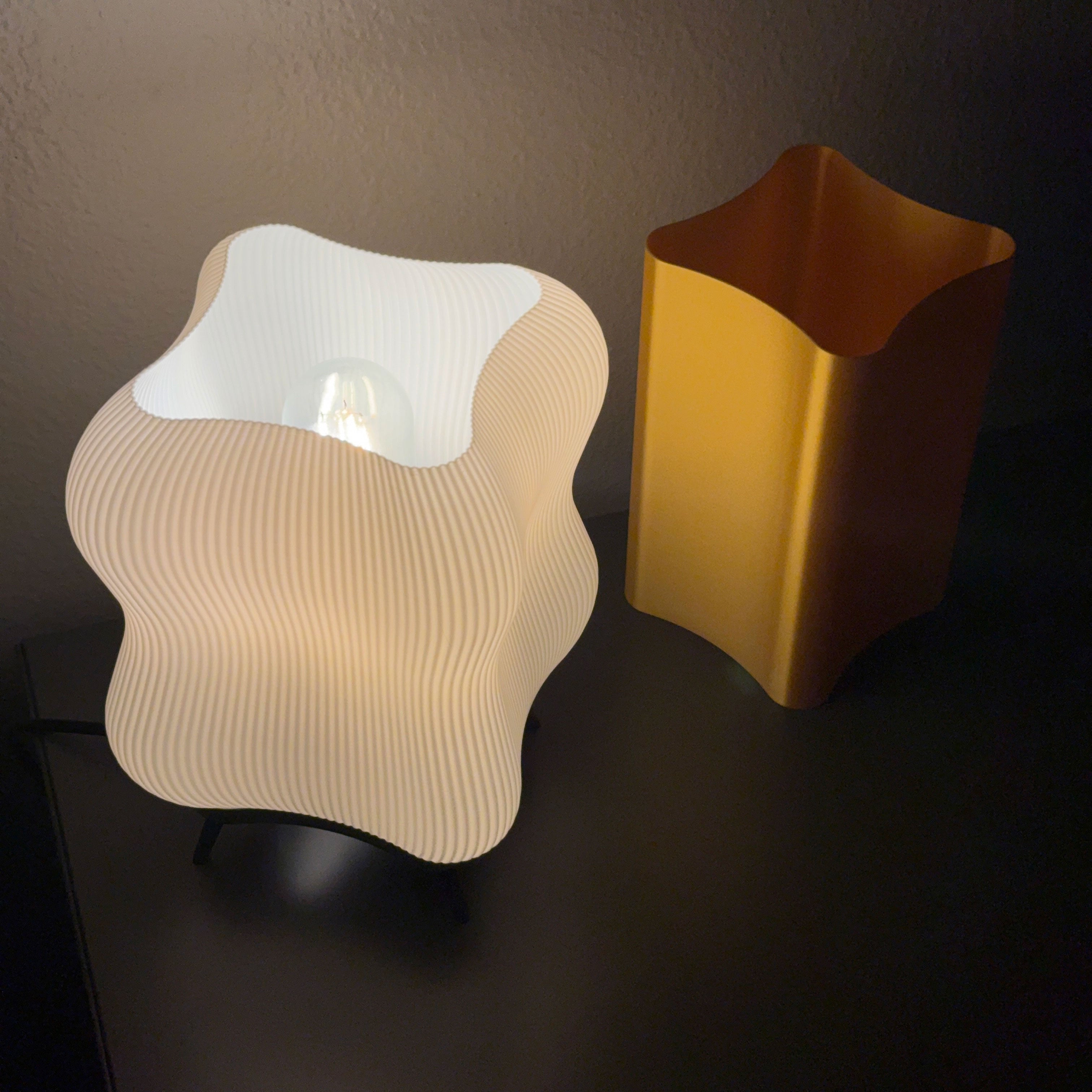 Peanut Table Lamp