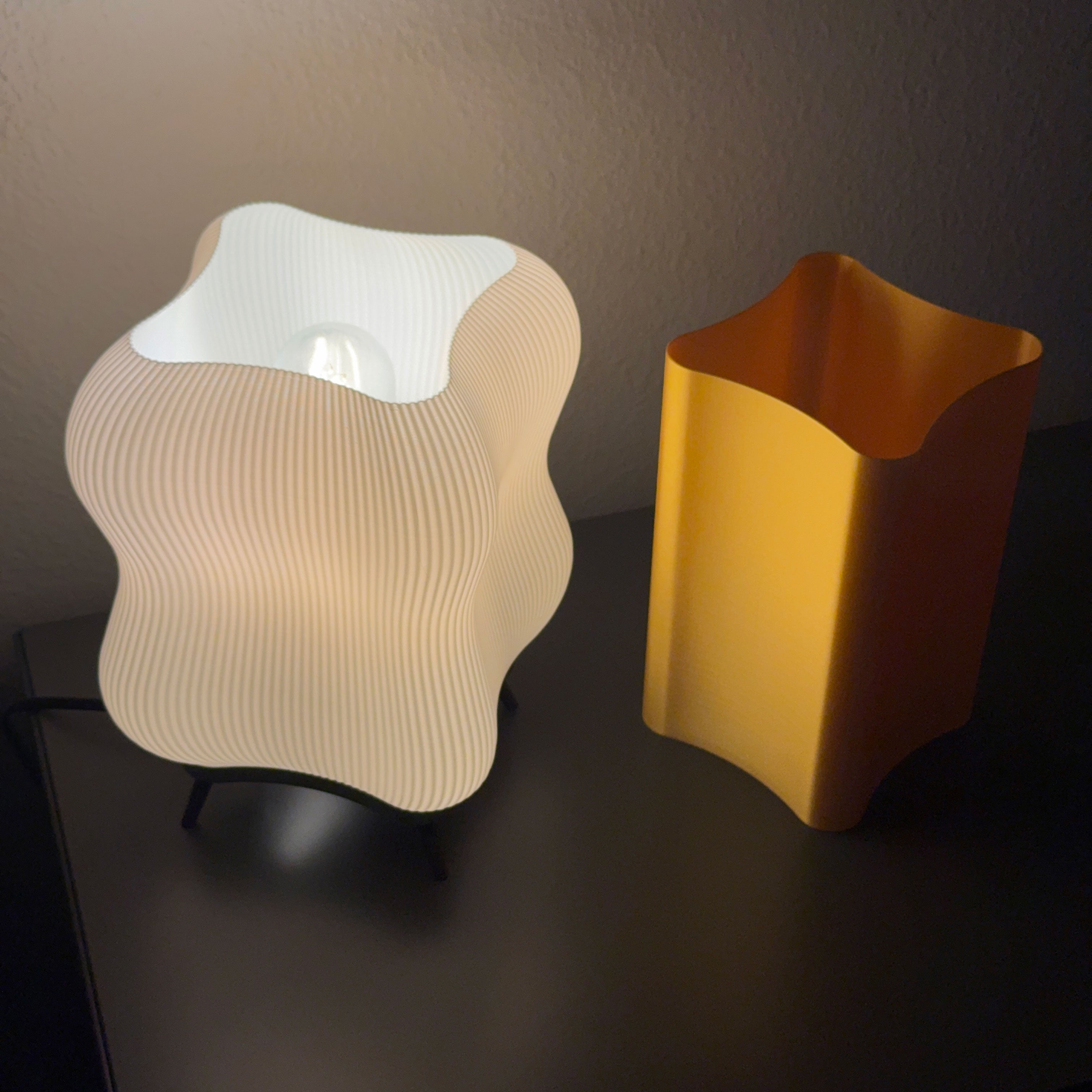Peanut Table Lamp