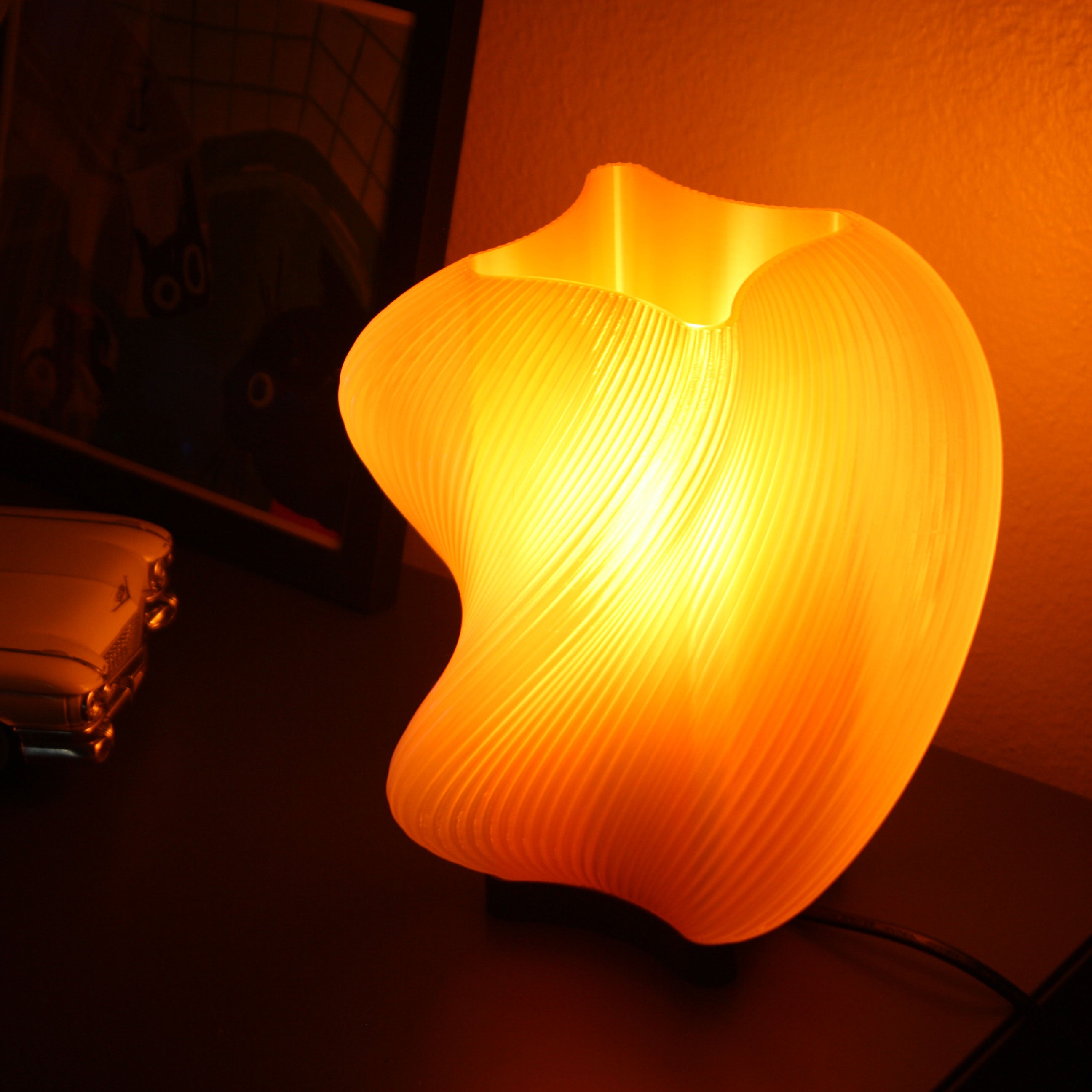 Ivax Spiral Table Lamp
