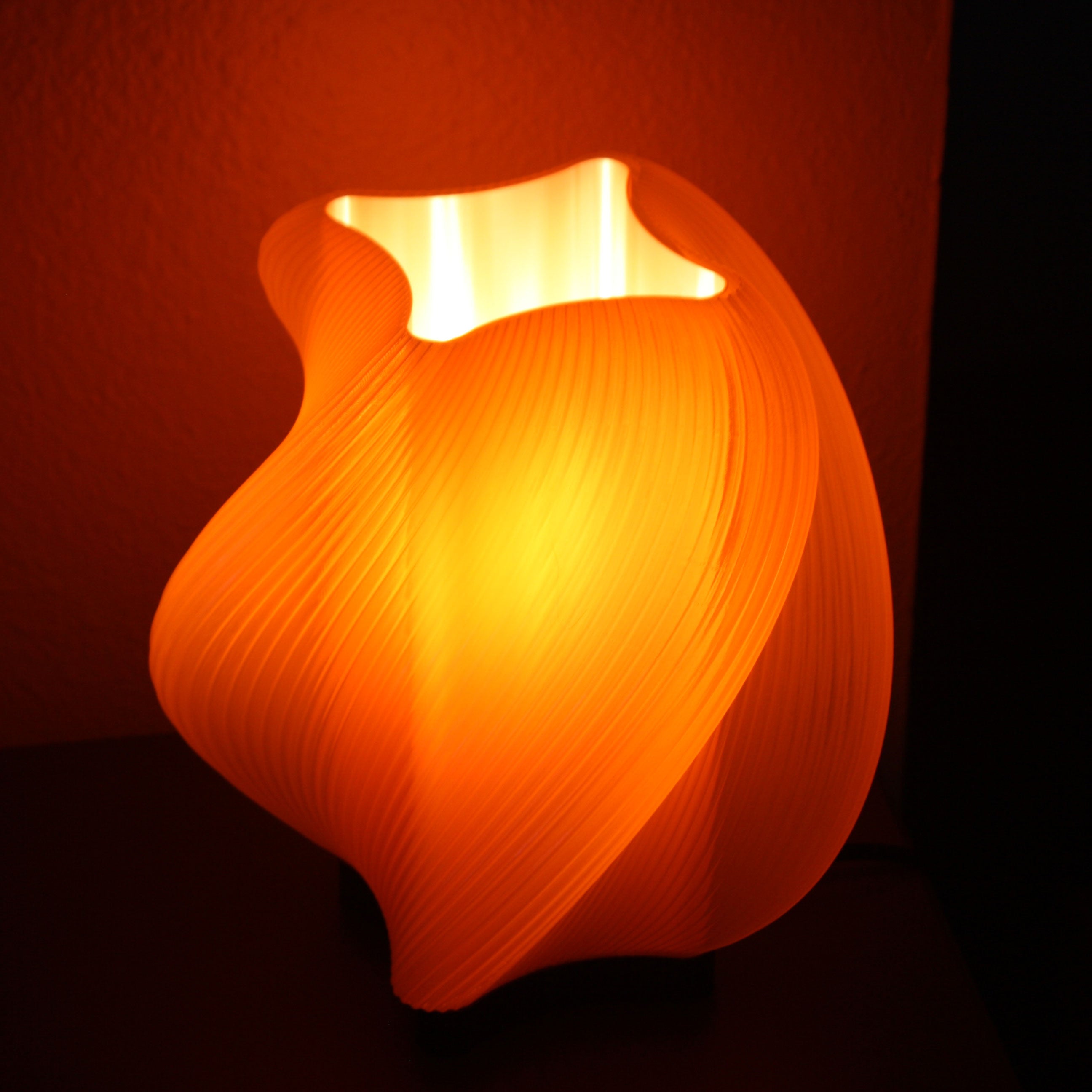 Ivax Spiral Table Lamp